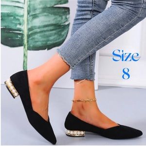 New Women’s Minimalist Point Toe Courts black size 8 MSRP $68